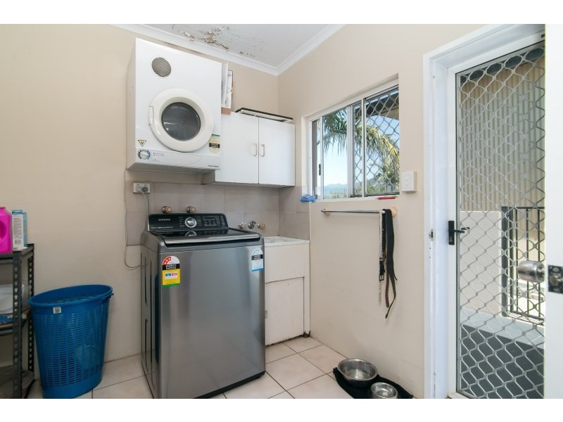 16 Lowanna Close, White Rock QLD 4868