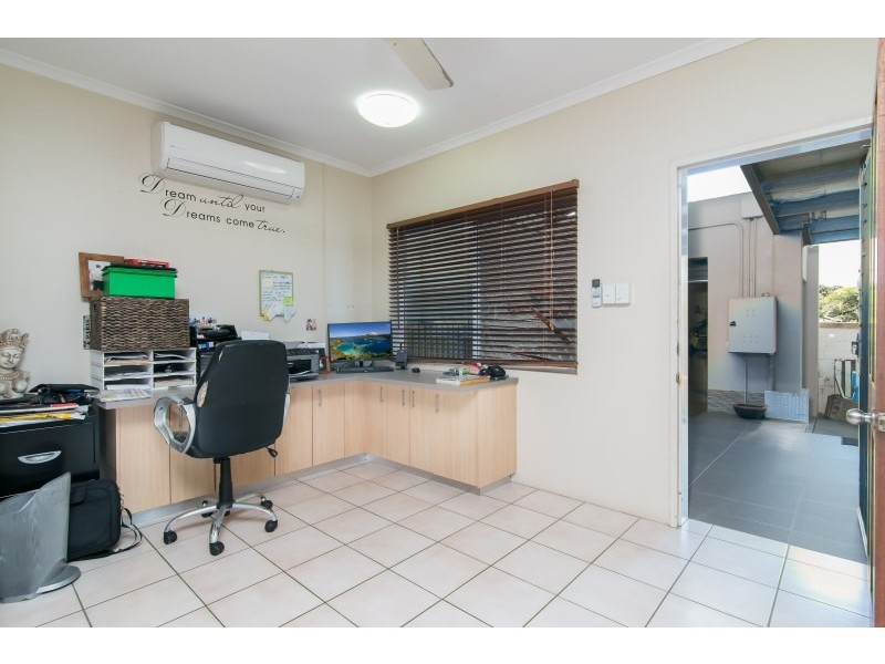 16 Lowanna Close, White Rock QLD 4868