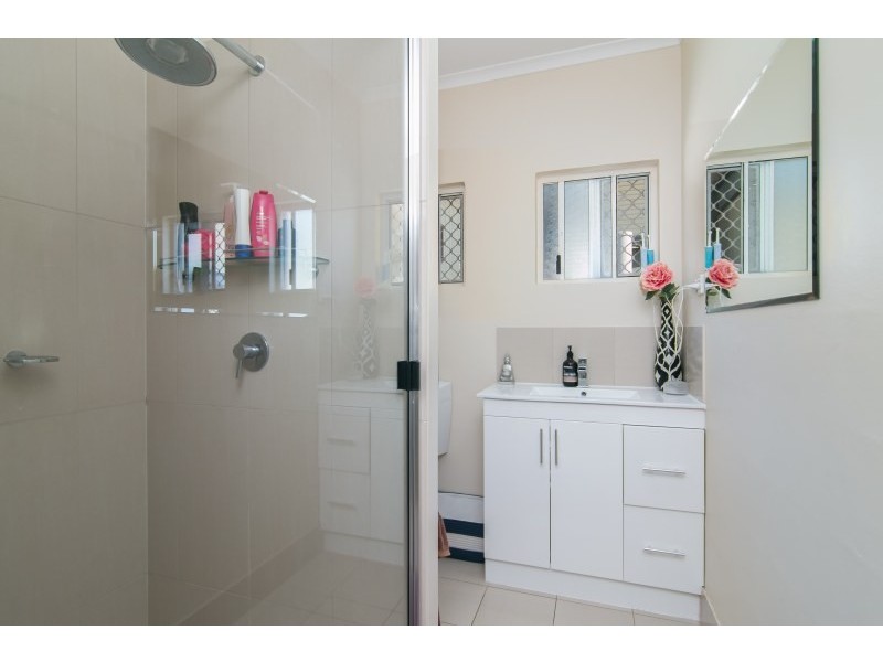 16 Lowanna Close, White Rock QLD 4868