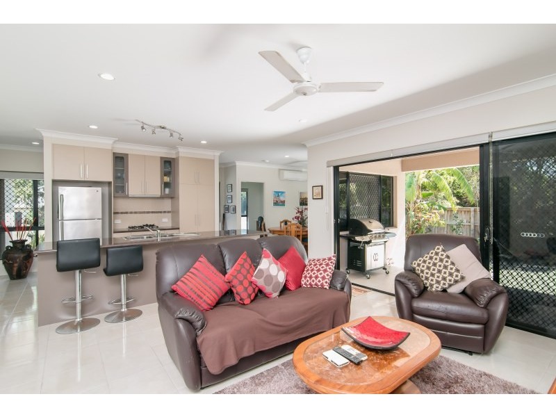 112 Roberts Drive, Trinity Beach QLD 4879