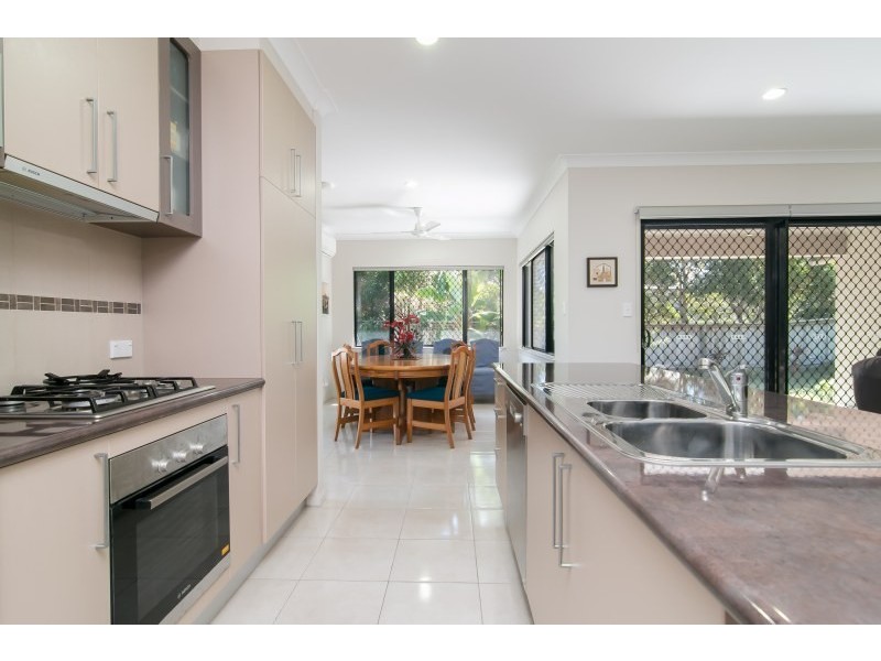 112 Roberts Drive, Trinity Beach QLD 4879