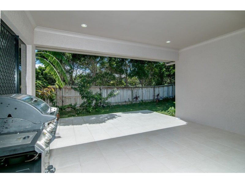 112 Roberts Drive, Trinity Beach QLD 4879
