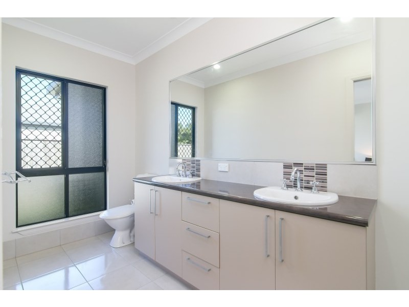 112 Roberts Drive, Trinity Beach QLD 4879