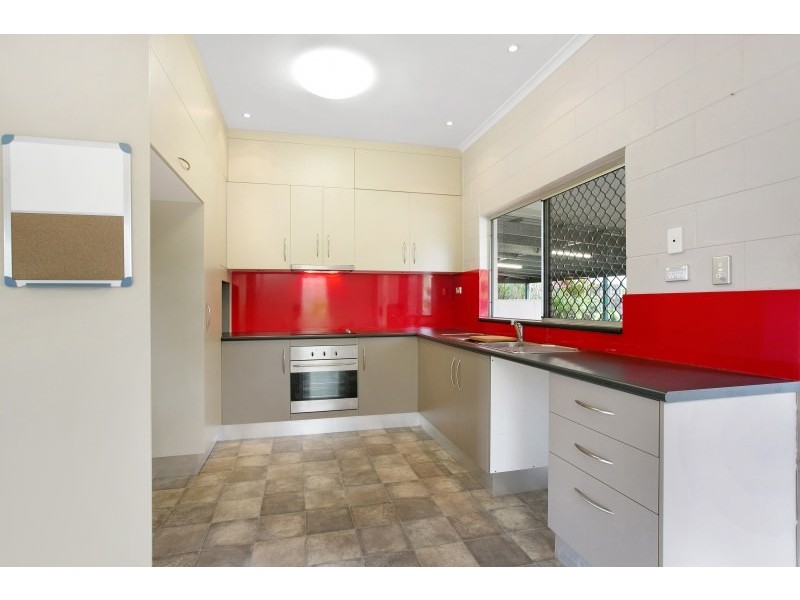 39 Dunbar Street, Mooroobool QLD 4870
