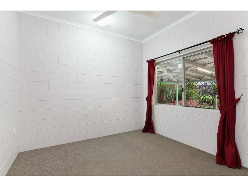 39 Dunbar Street, Mooroobool QLD 4870