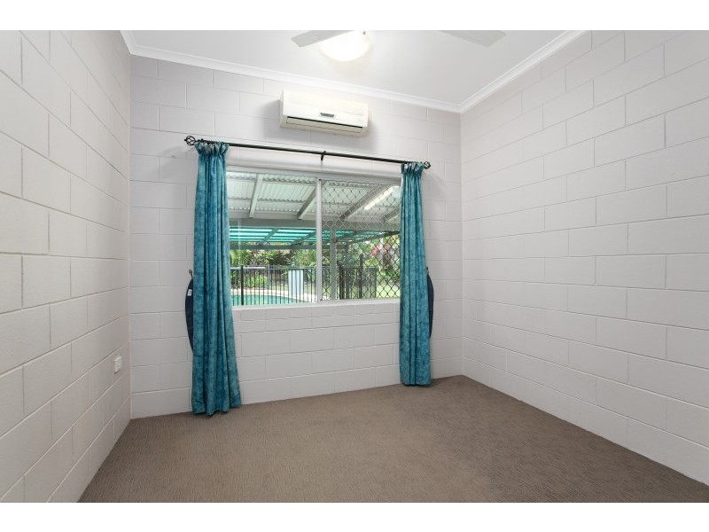 39 Dunbar Street, Mooroobool QLD 4870