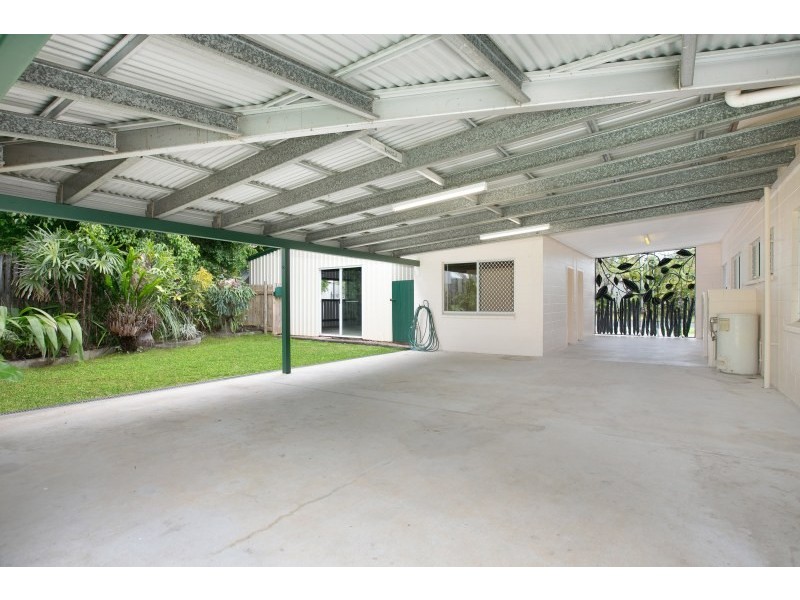 39 Dunbar Street, Mooroobool QLD 4870