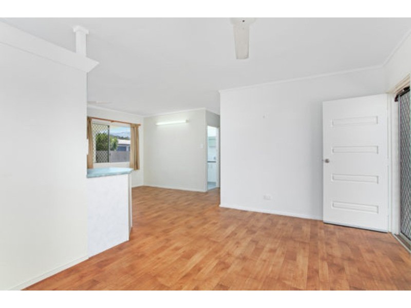 8 Amethyst Street, Bayview Heights QLD 4868