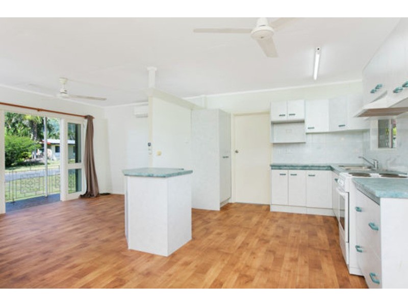 8 Amethyst Street, Bayview Heights QLD 4868