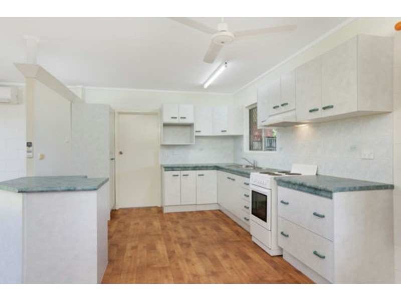 8 Amethyst Street, Bayview Heights QLD 4868