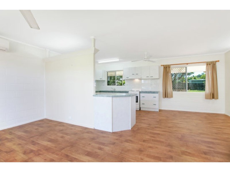 8 Amethyst Street, Bayview Heights QLD 4868