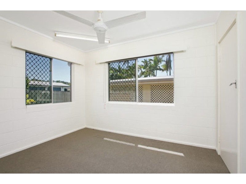 8 Amethyst Street, Bayview Heights QLD 4868