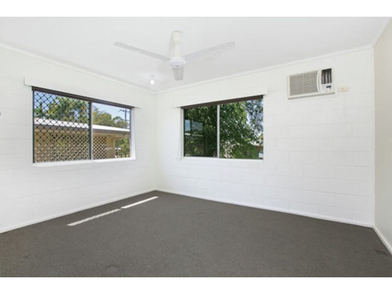 8 Amethyst Street, Bayview Heights QLD 4868