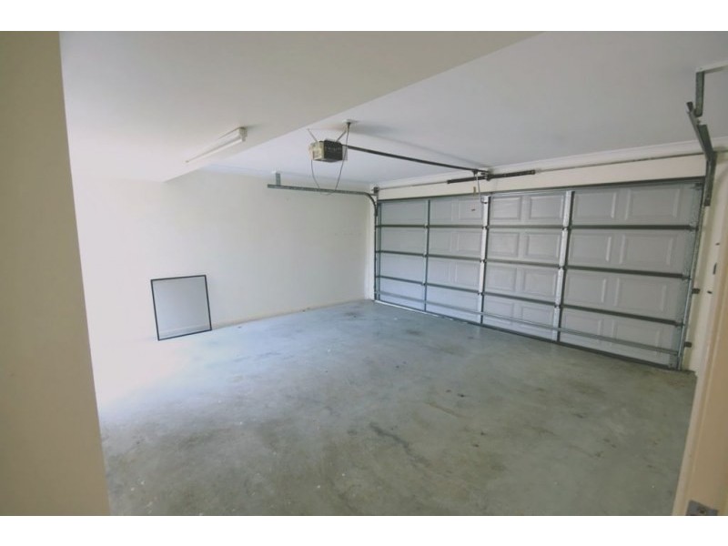 8 Katie Court, Arundel QLD 4214