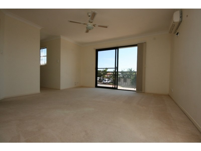 8 Katie Court, Arundel QLD 4214