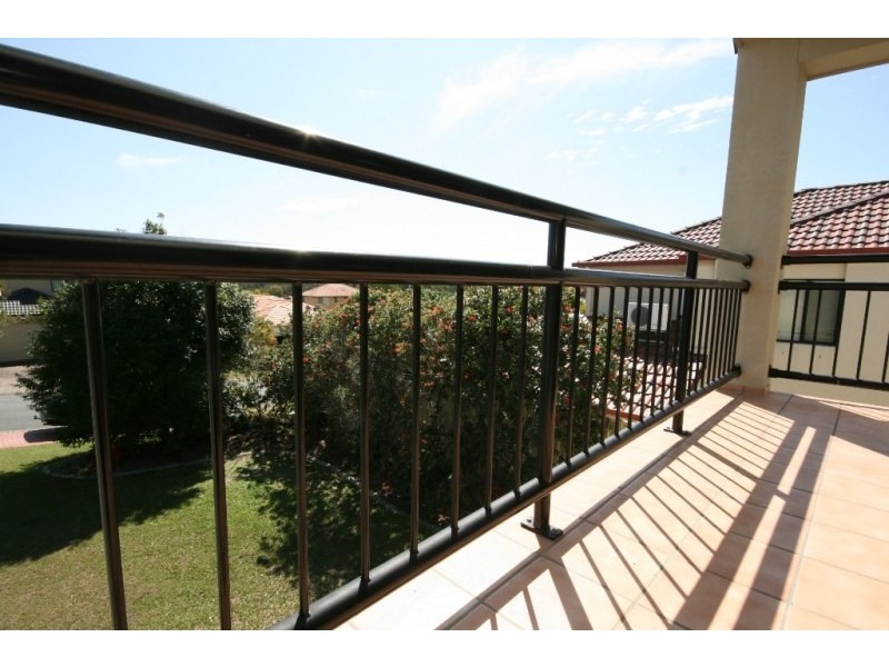 8 Katie Court, Arundel QLD 4214