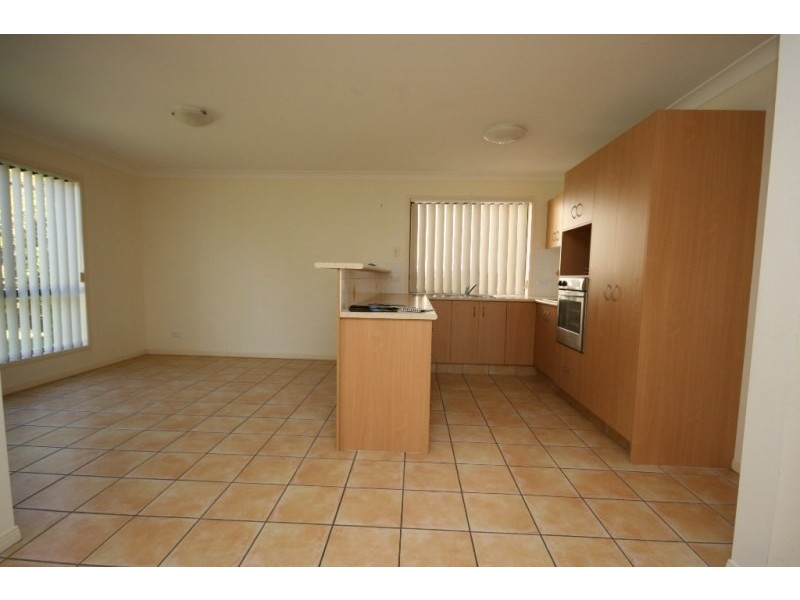 8 Katie Court, Arundel QLD 4214