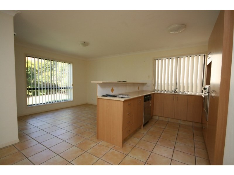 8 Katie Court, Arundel QLD 4214