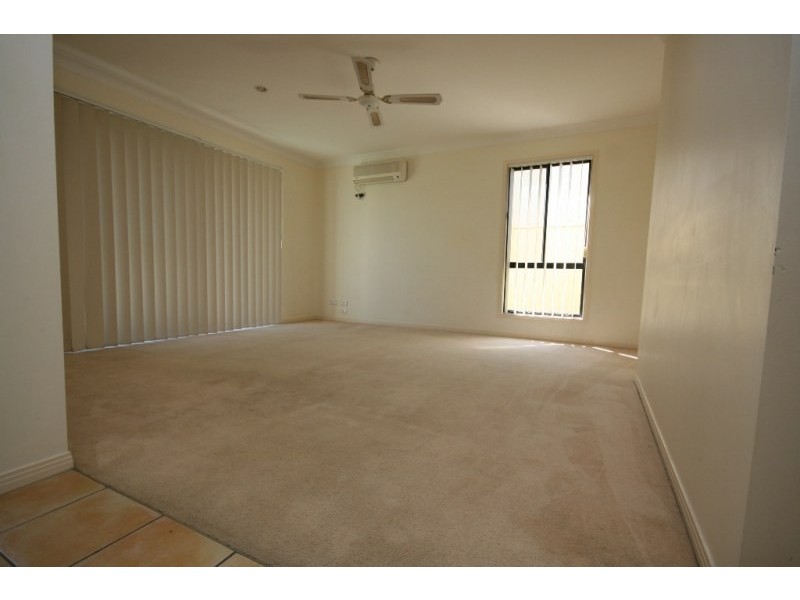 8 Katie Court, Arundel QLD 4214