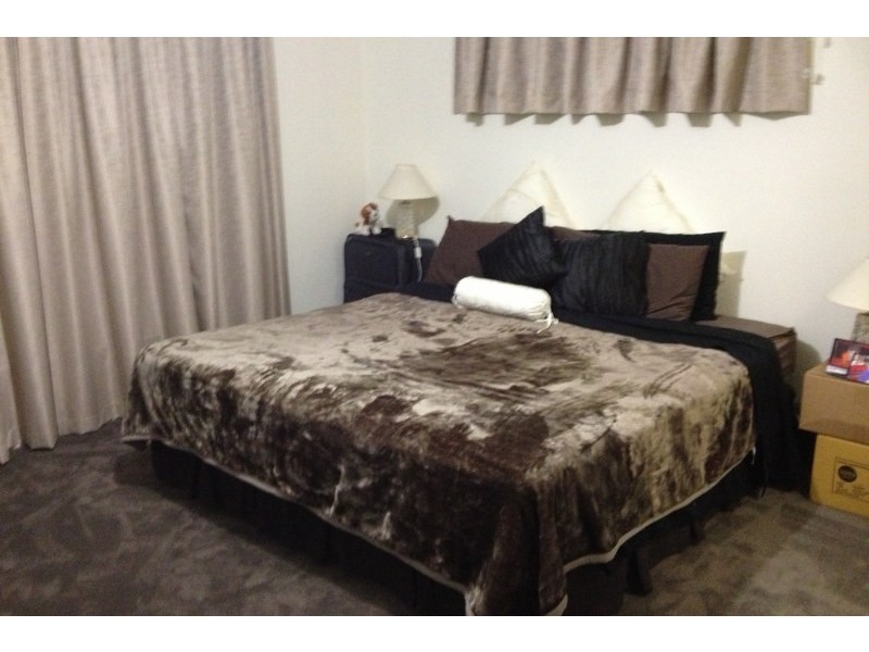 5 Sigatoka Drive, Clear Island Waters QLD 4226