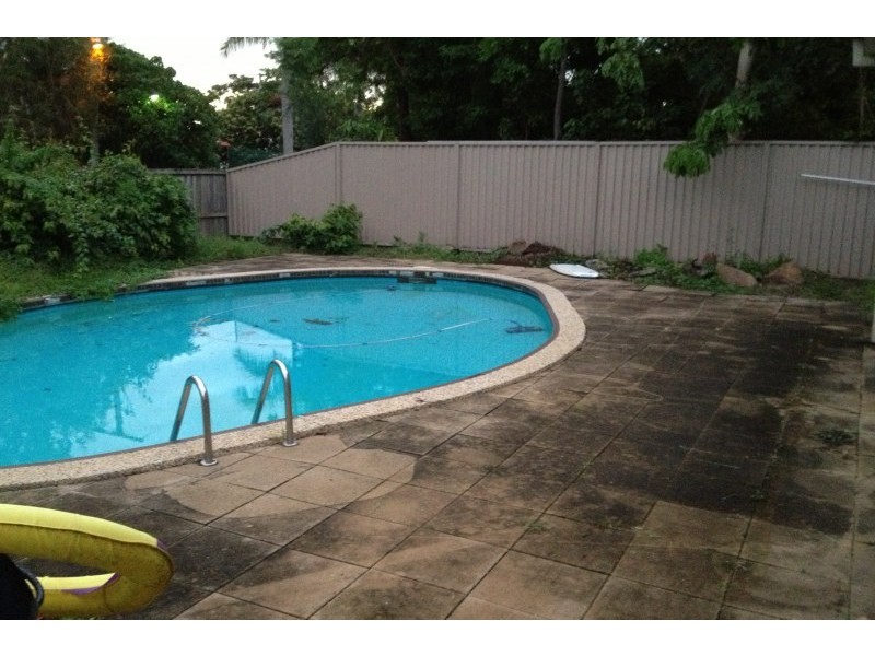 5 Sigatoka Drive, Clear Island Waters QLD 4226