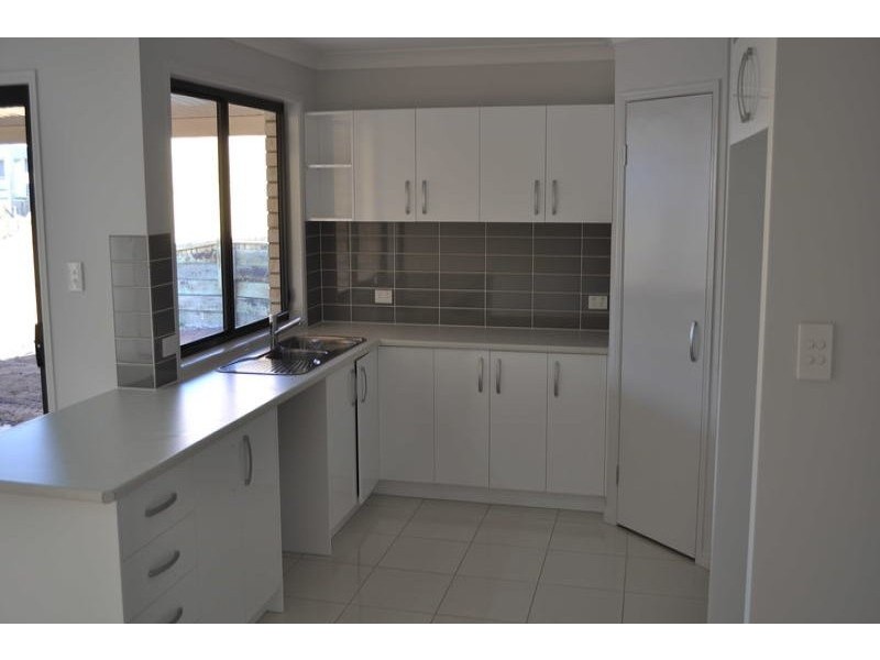 8 Conjola Lane, Waterford QLD 4133