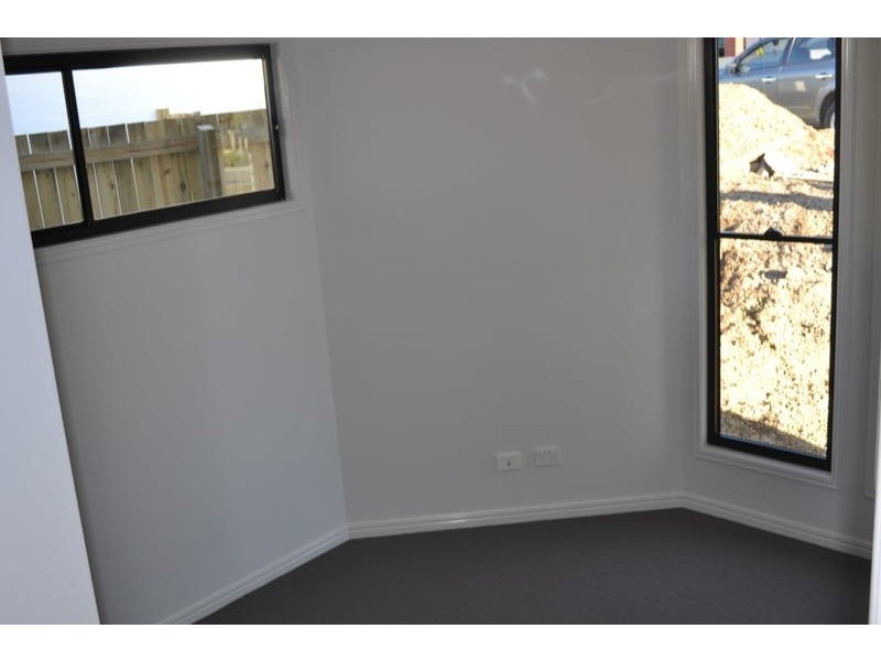 8 Conjola Lane, Waterford QLD 4133
