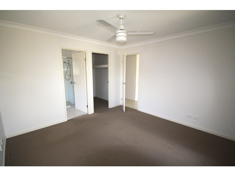 16 Kenilworth Crescent, Waterford QLD 4133