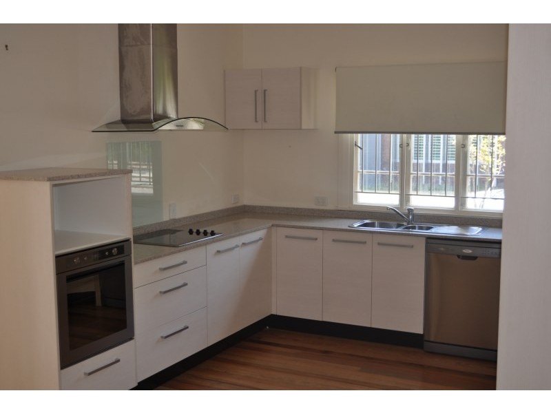 150 Shrapnel Road, Cannon Hill QLD 4170