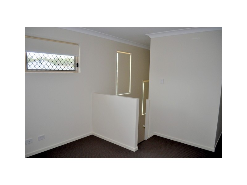 16 Grand Terrace, Waterford QLD 4133