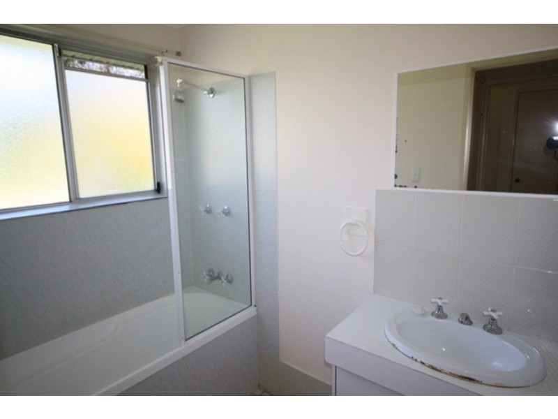 10 Yolla Street, Eagleby QLD 4207