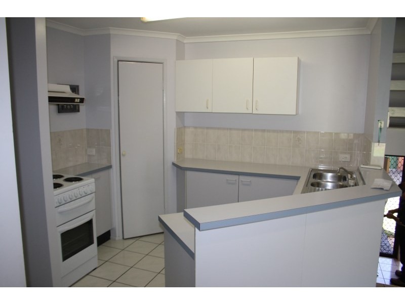 2/1 Delanty Court, Edens Landing QLD 4207