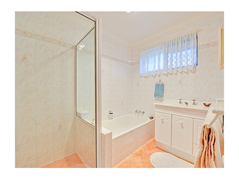 2 Elwyn Court, Springwood QLD 4127