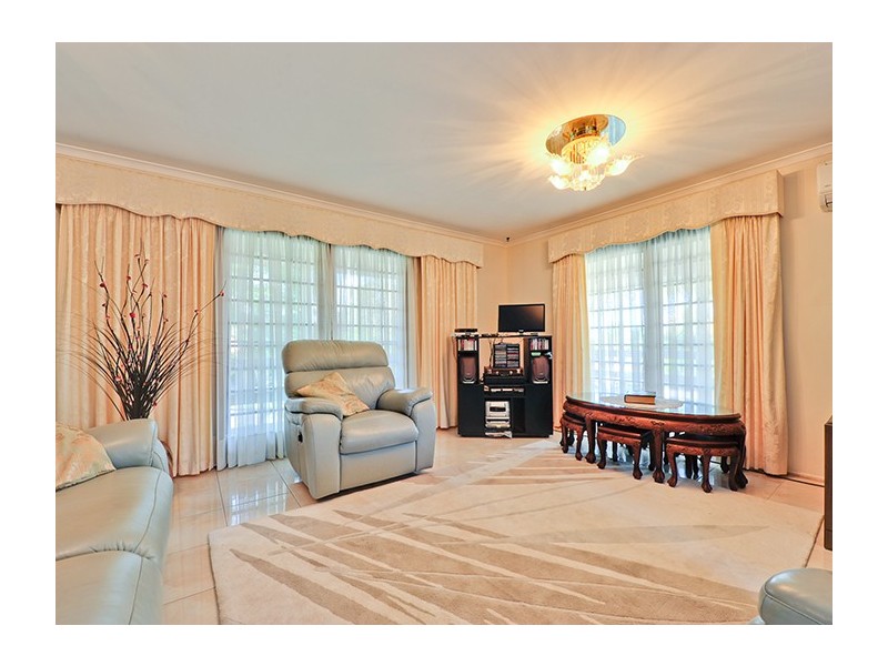 2 Elwyn Court, Springwood QLD 4127