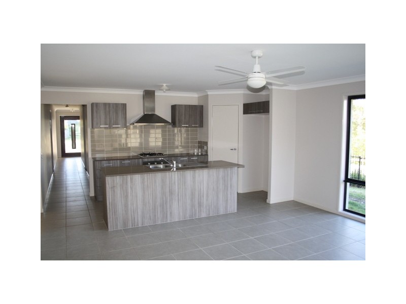 2 Santa Clara Rise, Upper Coomera QLD 4209
