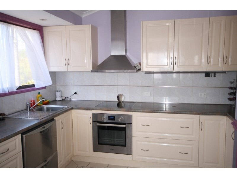 14 Moore Street, Loganlea QLD 4131