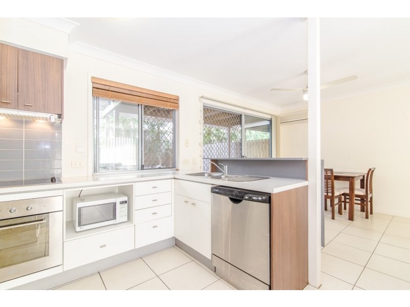 4/8 Eric Road, Holland Park QLD 4121