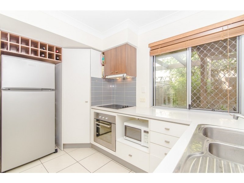 4/8 Eric Road, Holland Park QLD 4121