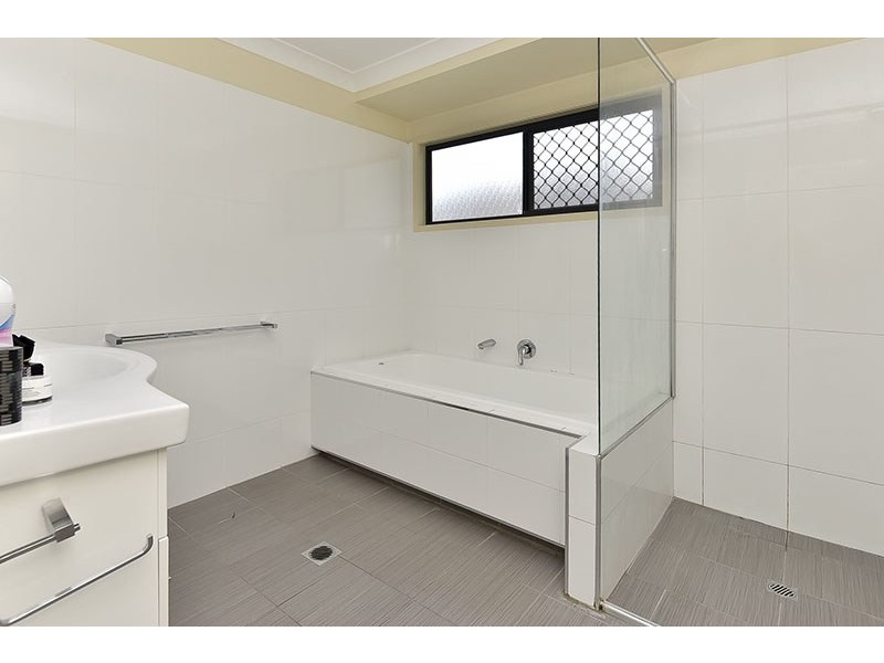 12a Bimbadeen Drive, Loganholme QLD 4129