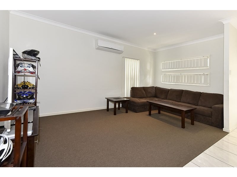 18 Kondalilla Terrace, Waterford QLD 4133