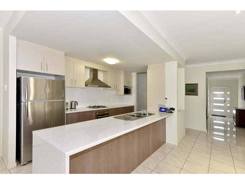 18 Kondalilla Terrace, Waterford QLD 4133