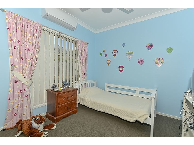 18 Kondalilla Terrace, Waterford QLD 4133