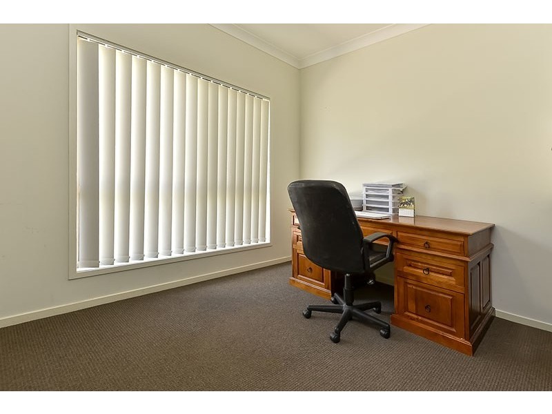 18 Kondalilla Terrace, Waterford QLD 4133