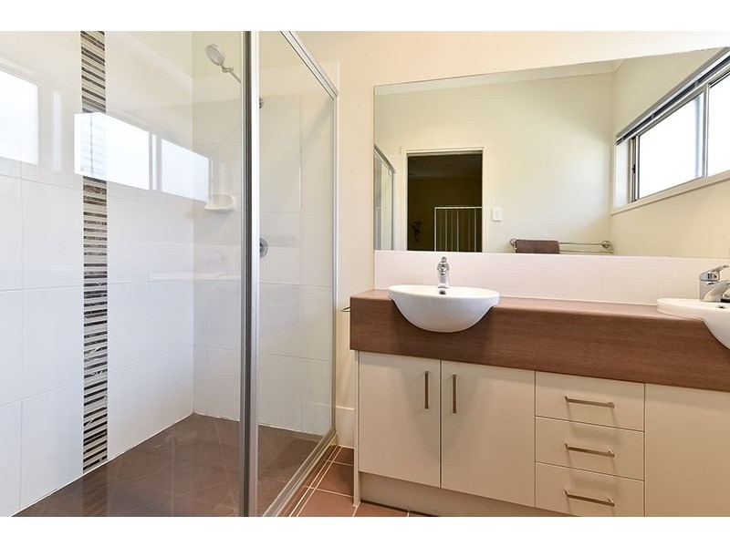 18 Kondalilla Terrace, Waterford QLD 4133