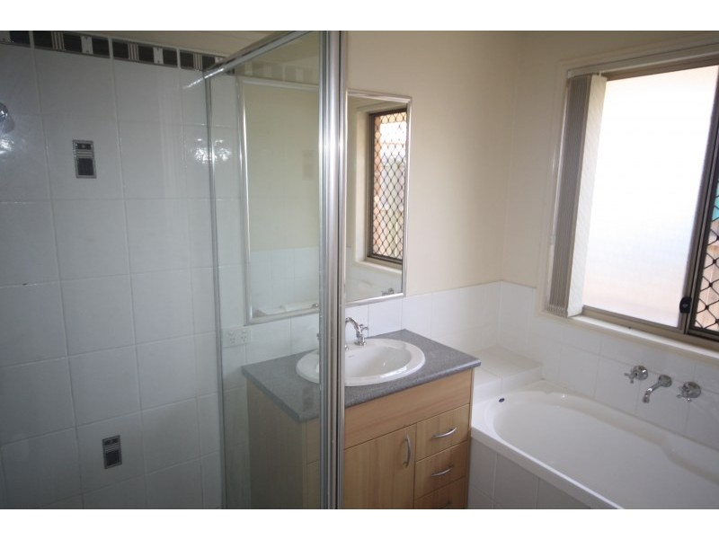 52 Rachel Drive, Crestmead QLD 4132