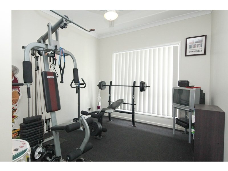 2  Benarkin Close, Waterford QLD 4133