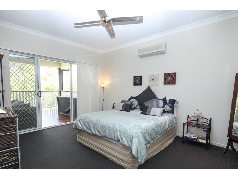 2  Benarkin Close, Waterford QLD 4133