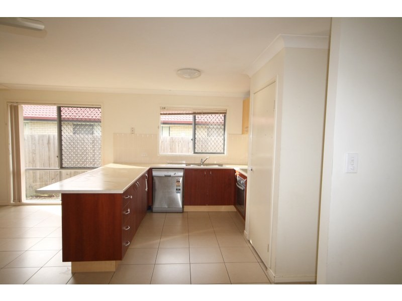 8 Elcock Avenue, Crestmead QLD 4132