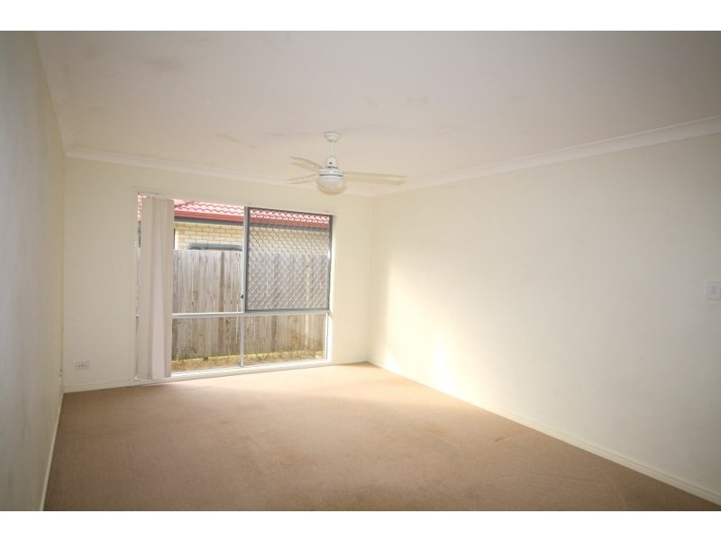 8 Elcock Avenue, Crestmead QLD 4132