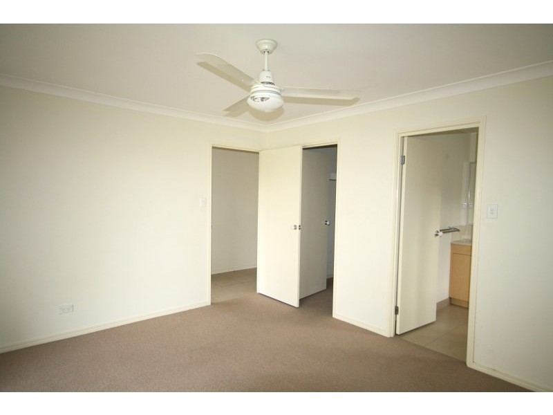 8 Elcock Avenue, Crestmead QLD 4132